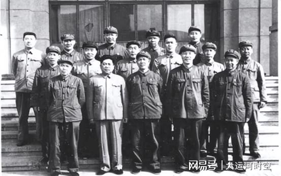 深富优配 他从正军职空降新疆军区副政委，机关：我们这里提不起一个政委？